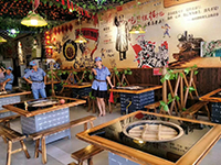 用大鍋臺烹飪美食的時(shí)候怎么去燒火呢？